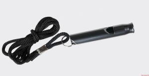 Gwizdek surwiwalowy czarny